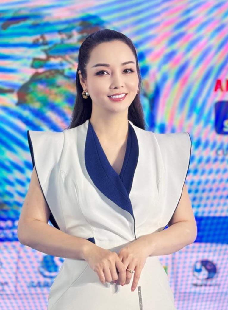 MAI THU HUYỀN